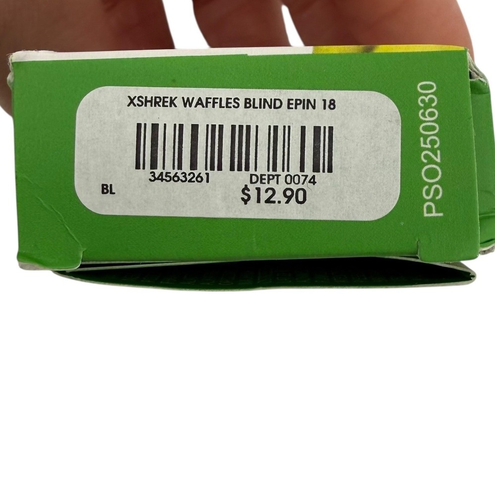 NEW Loungefly DreamWorks Shrek Waffles Mystery Blind Box Scented Pin Unopened - Picture 6 of 7